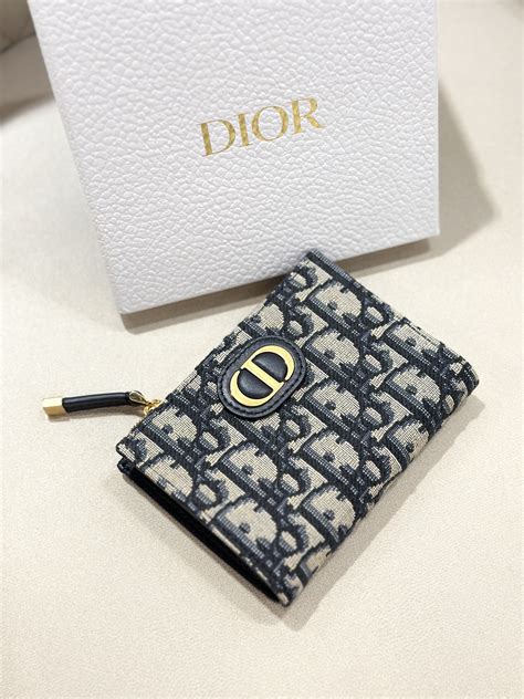 30 montaigne dior restaurant|Dior 30 montaigne wallet.